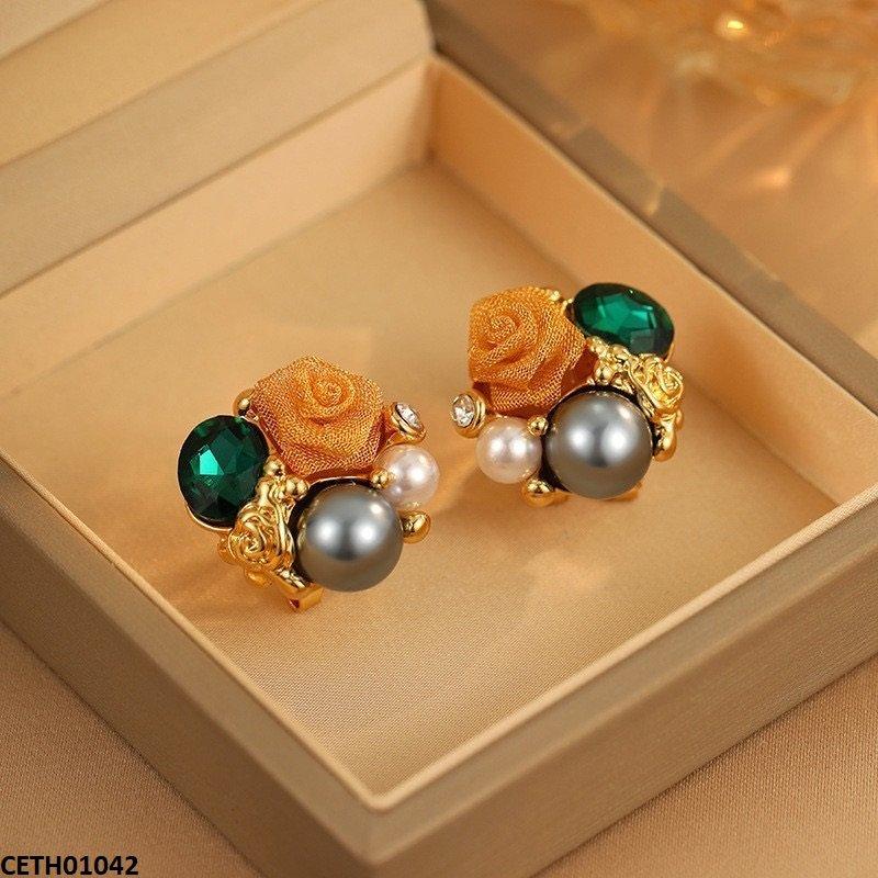 Round/Oval Pearl Flower Tops Pair
