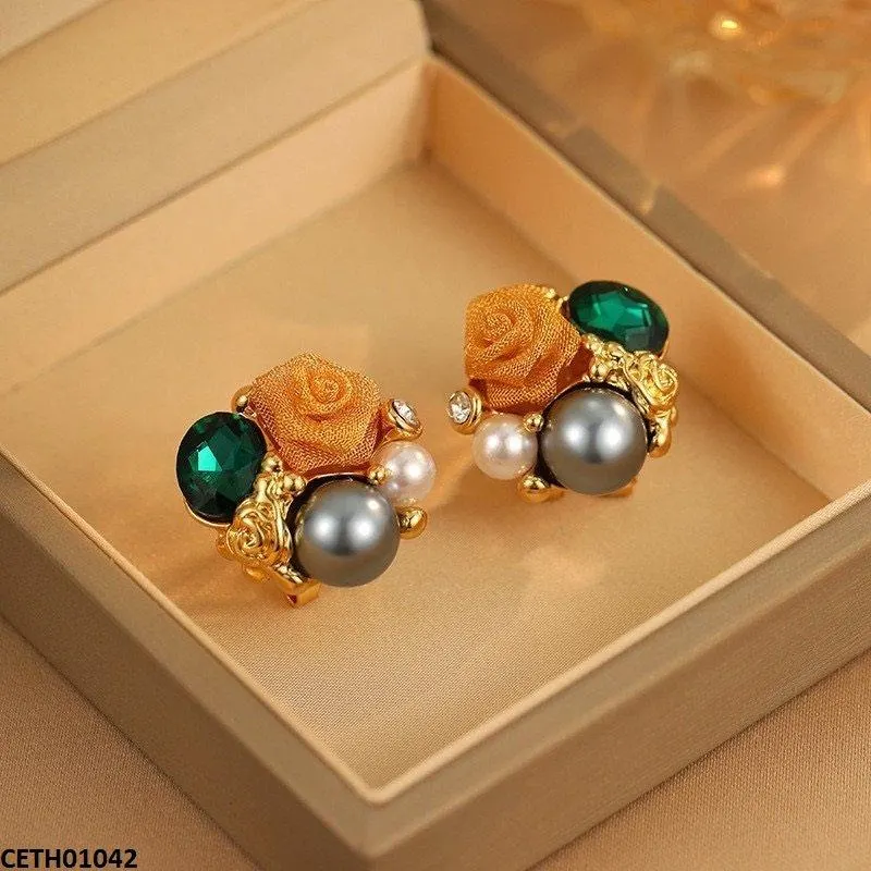 Round/Oval Pearl Flower Tops Pair