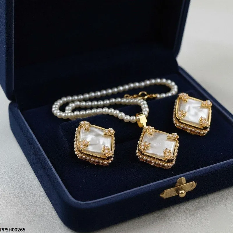 Square Pedant Set