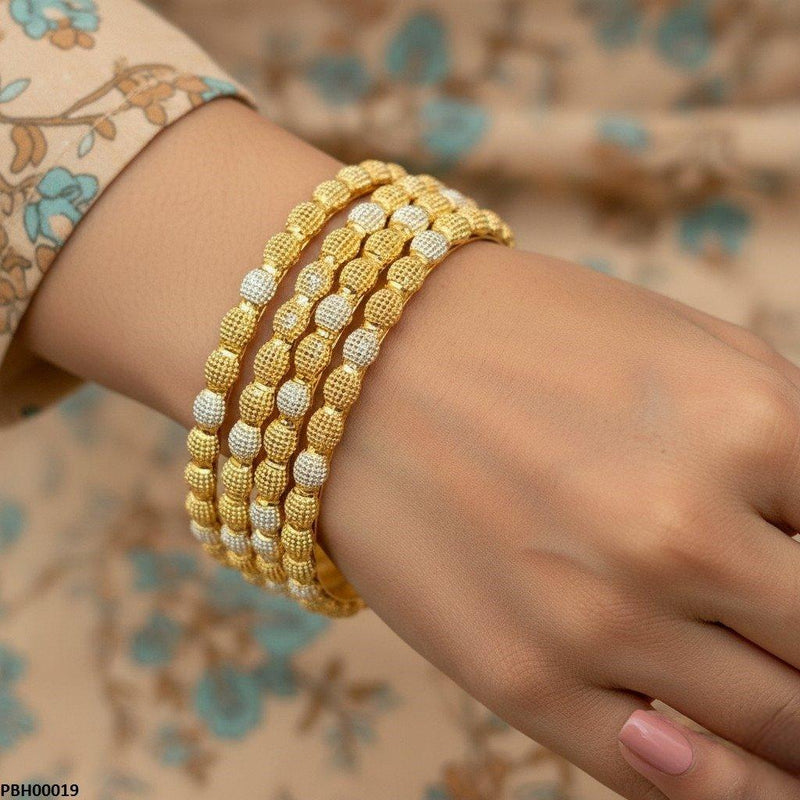 Dotted/Cluster Ball 4 Pcs of Bangles Set