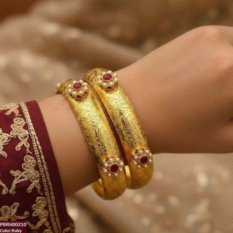 Round Flower Bangle Set
