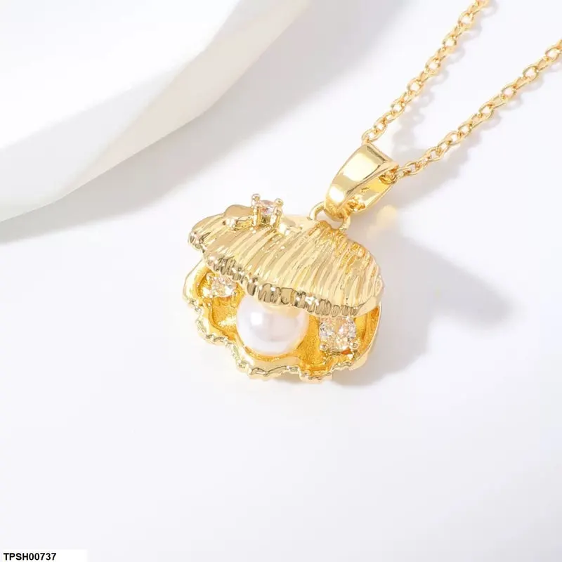 Shell Drop Pendant with Chain