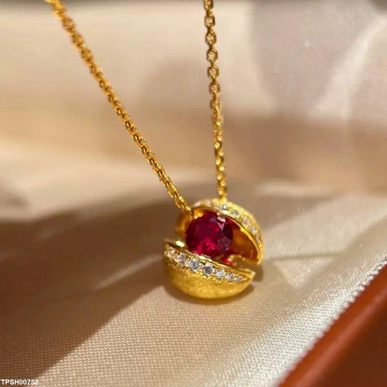 Shell Shape Zircon Pendant