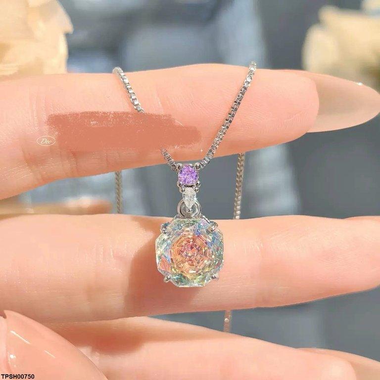 Round Pendant with Chain