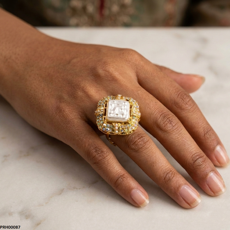 Pearl/Square Ring Adjustable