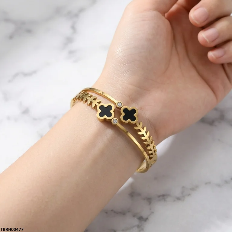 Stainless Steel Leaf Clover Round Braclet