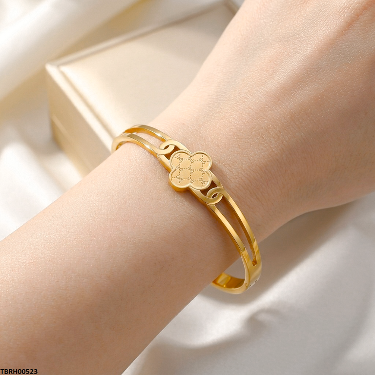 Round Gold Clover Stainless Steel Bracelet