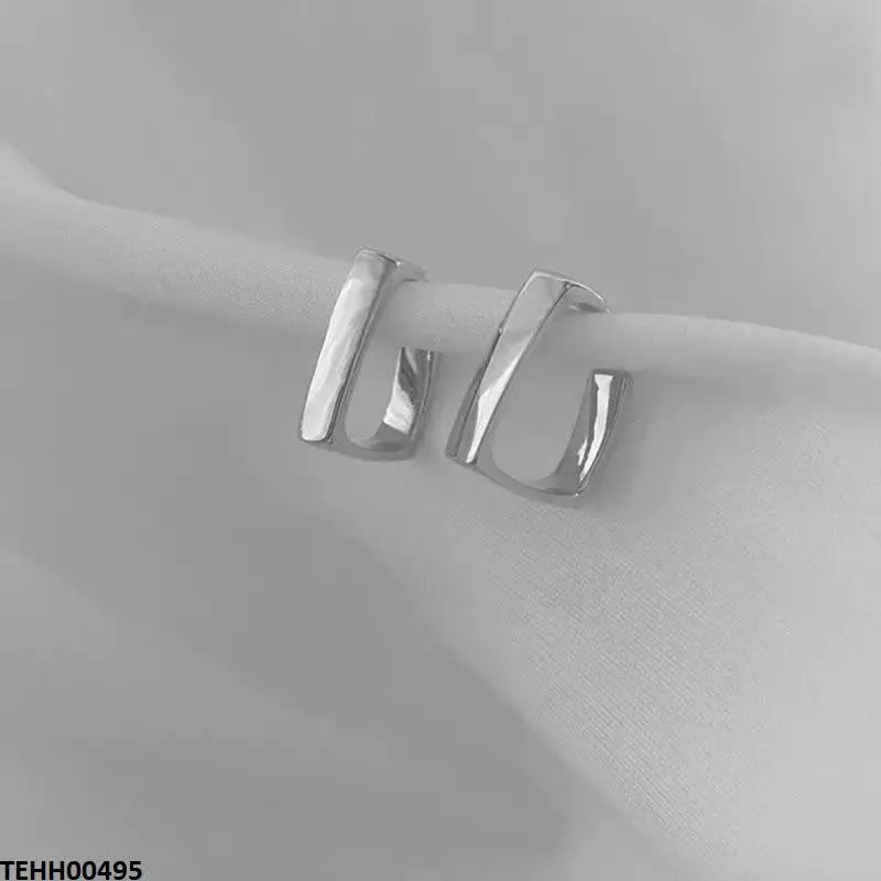 Curb Ear Hoops Pair