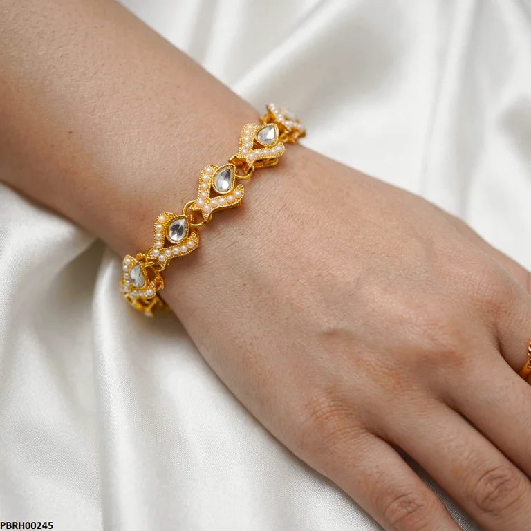 Tear Stone Pearl Bracelet