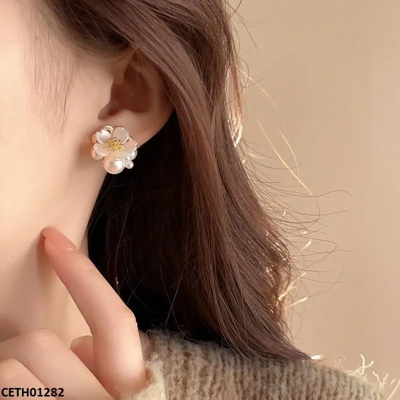 Pearl Flower Tops Pair