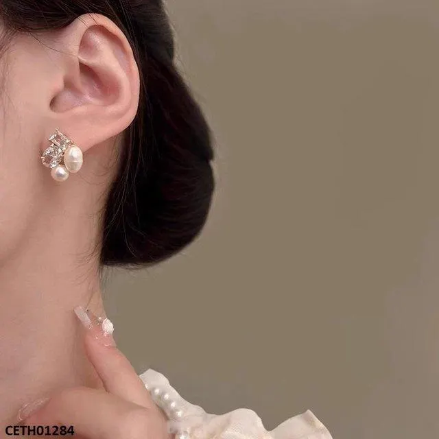 Oval Stone Pearl Tops Pair