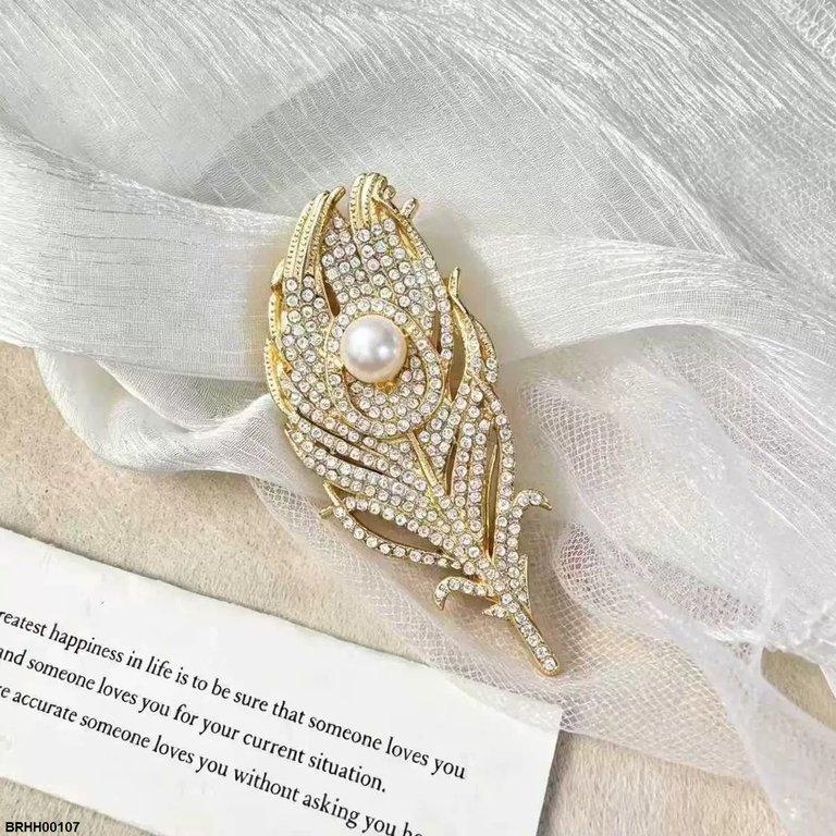 Feather Pearl Zircon Broach