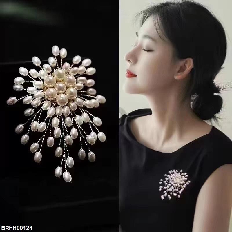 Pearl Round Broach