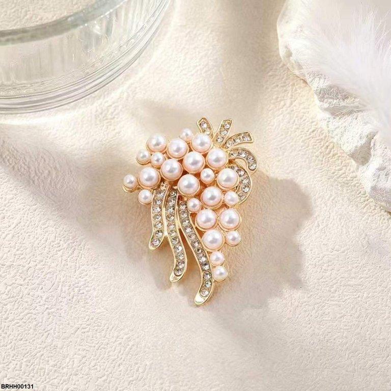 Pearl Flower Zircon Broach
