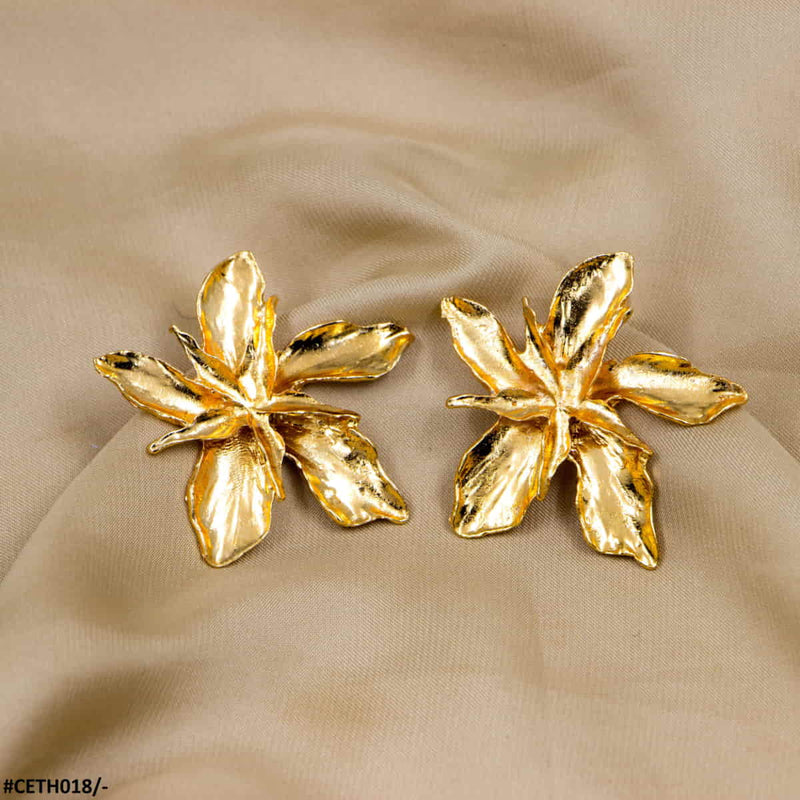 Edge Layer Flower Stud Tops Pair