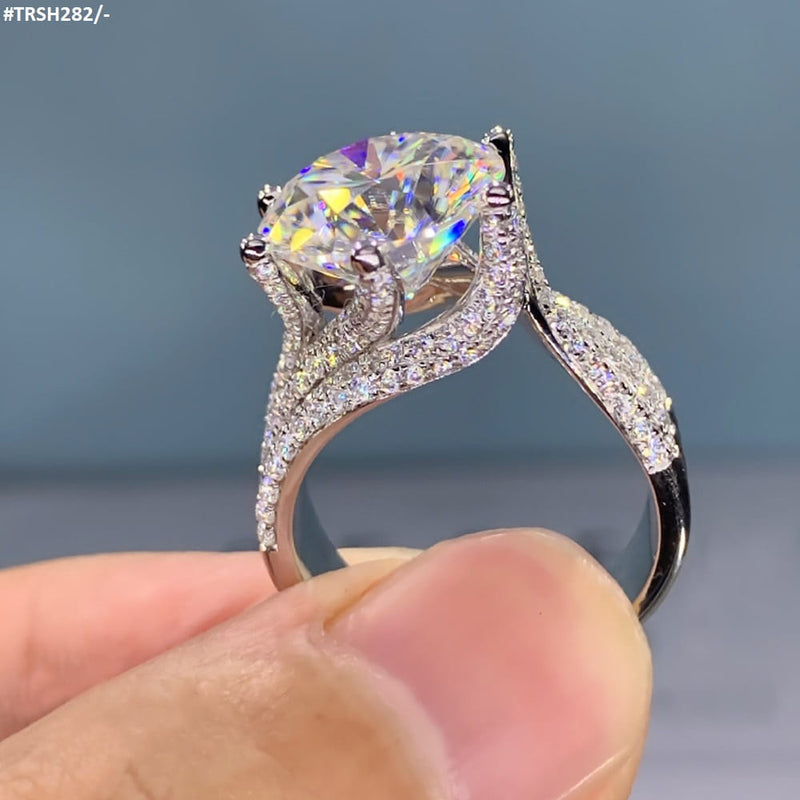 Round Curved Link Ring