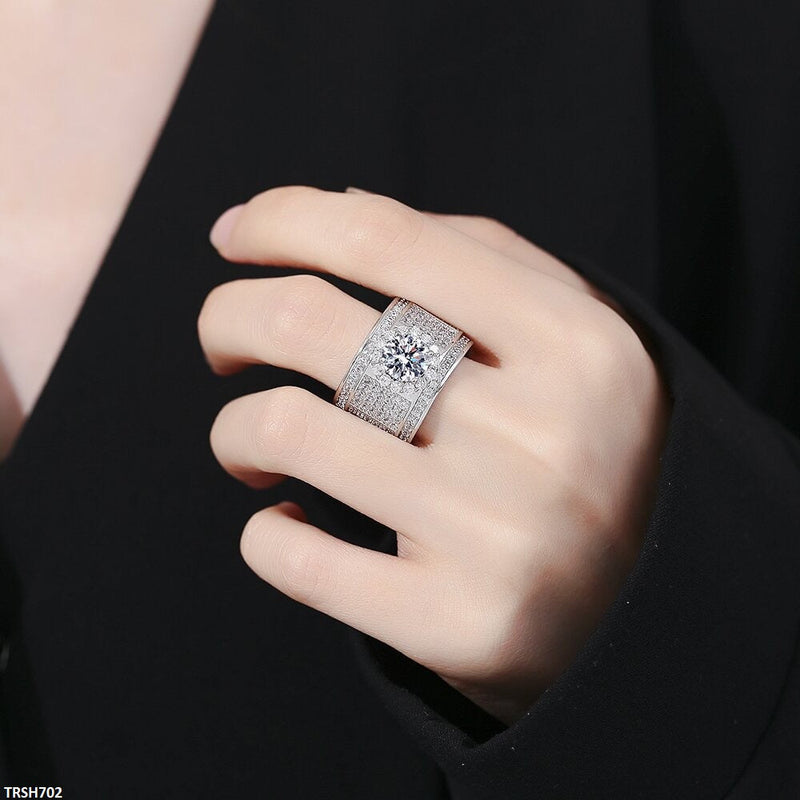 TRSH702 Blx Pave Round Stone Ring Adjustable