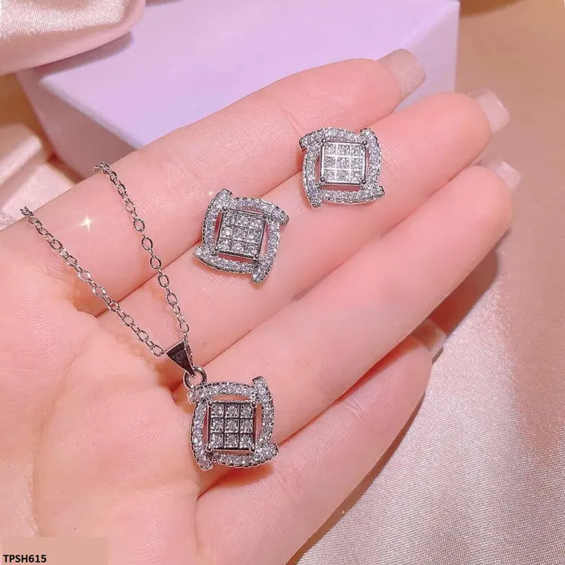 Cross/Check Pendant Set