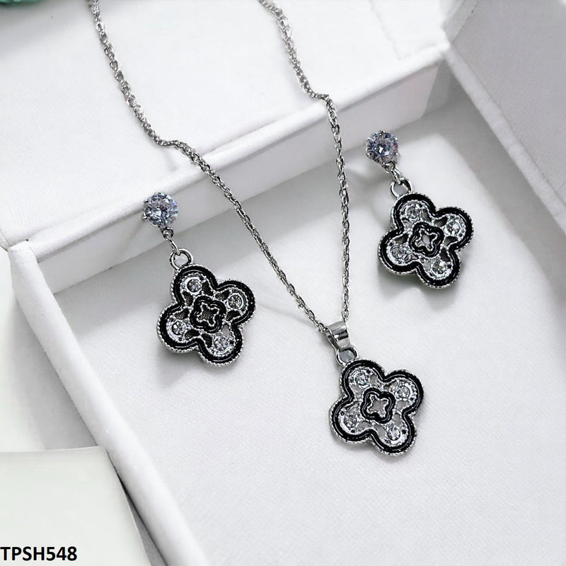 Gcq Clover Pendant Set