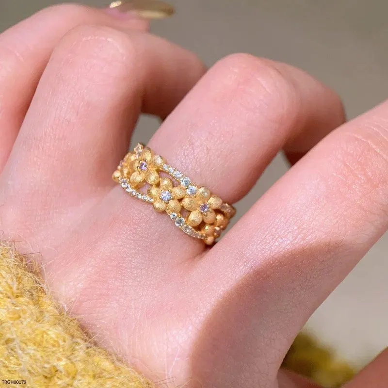 Multi Flower Zircon Ring