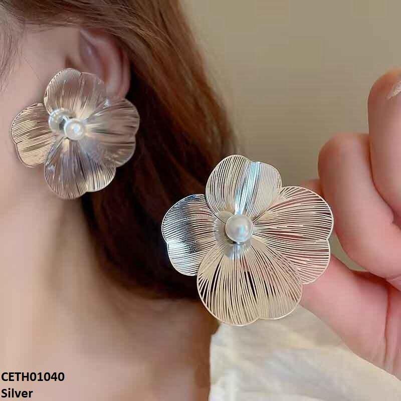 Pearl Flower Tops Pair