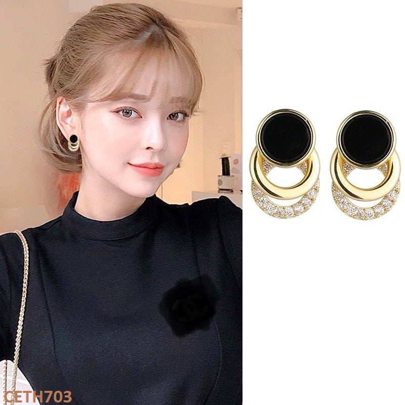 Black Layered Circle Tops Pair