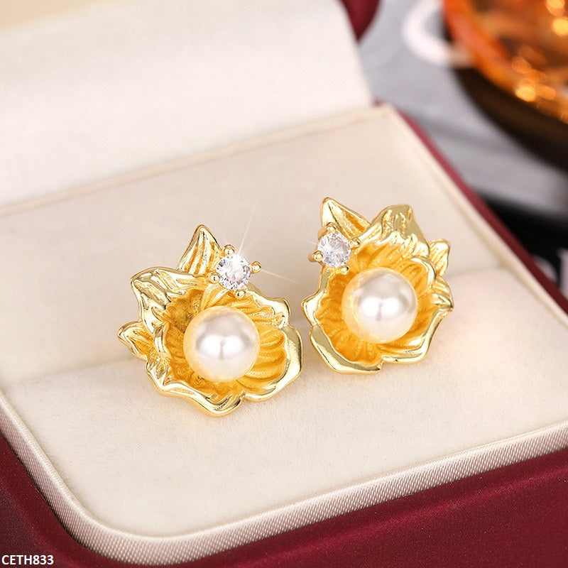 Pearl/Flower Tops Pair