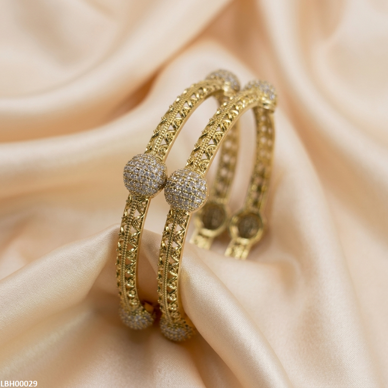 Round Stone Bangles Set