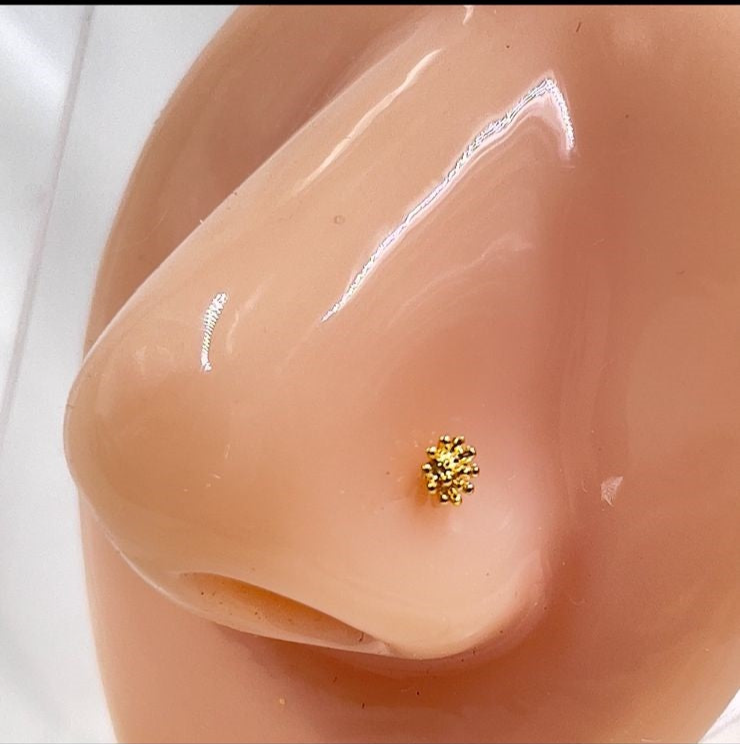 Xyl Flower Nose Pin