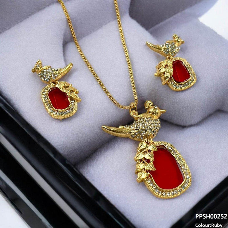 Sparrow Pendant Set