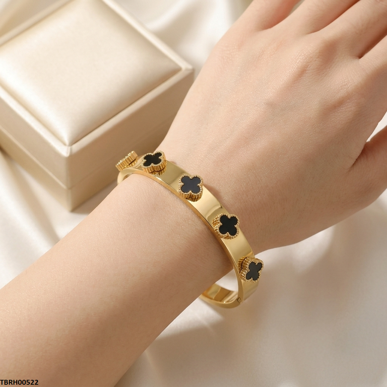 Round Clover Stainless Steel Bracelet