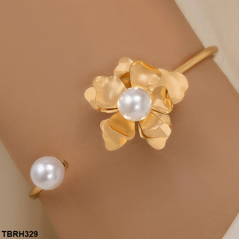 Flower Pearl Bracelet