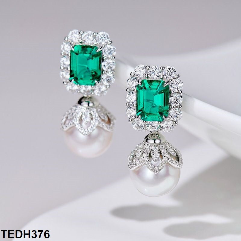 Pearl Drop Earrings Pair