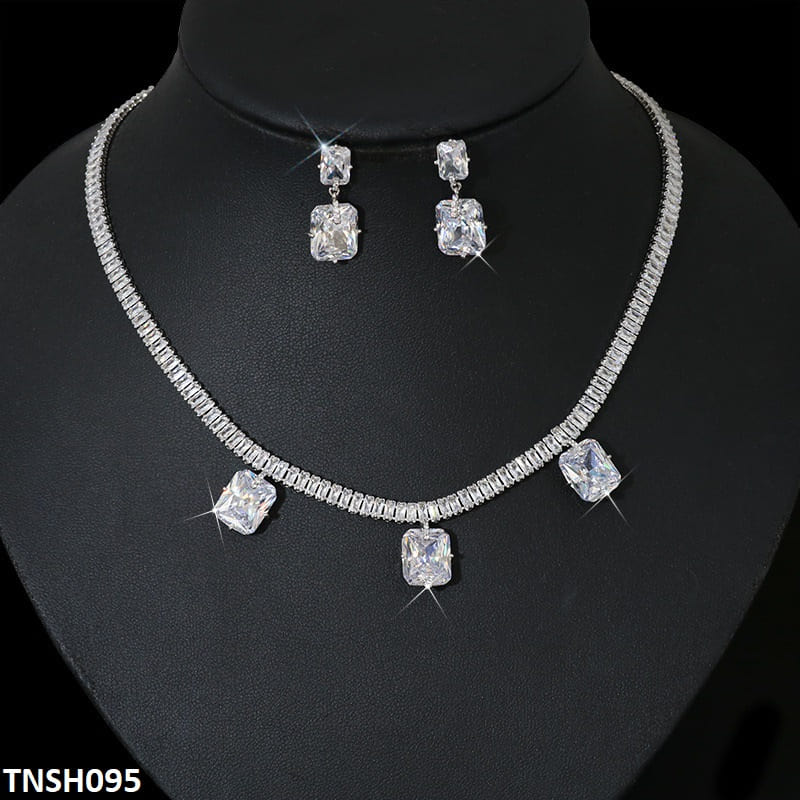 Cushion Necklace Set