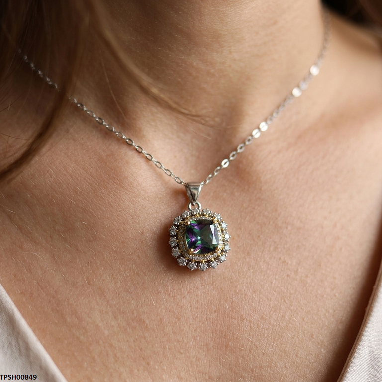 Cushion Zircon Pendant with Chain