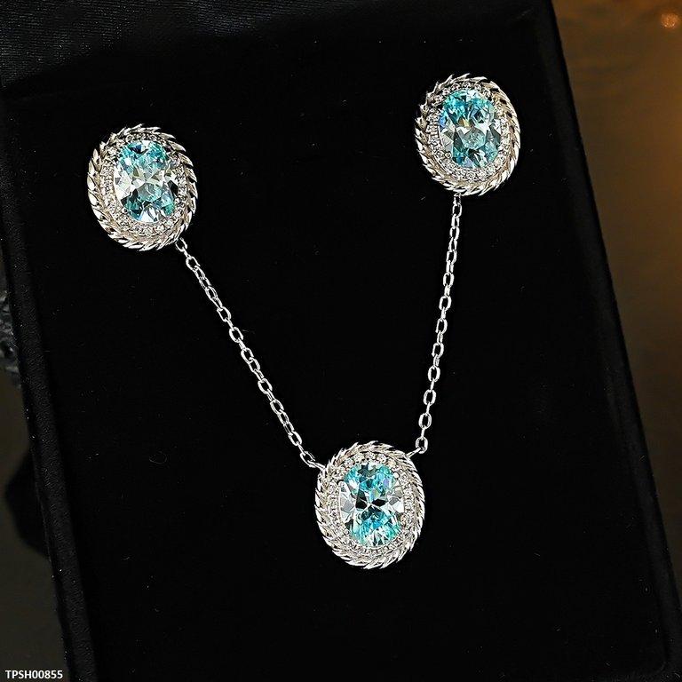 Oval Zircon Stone Pendant Set