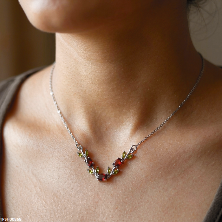 Tulip Leaf Stone Pendant with Chain