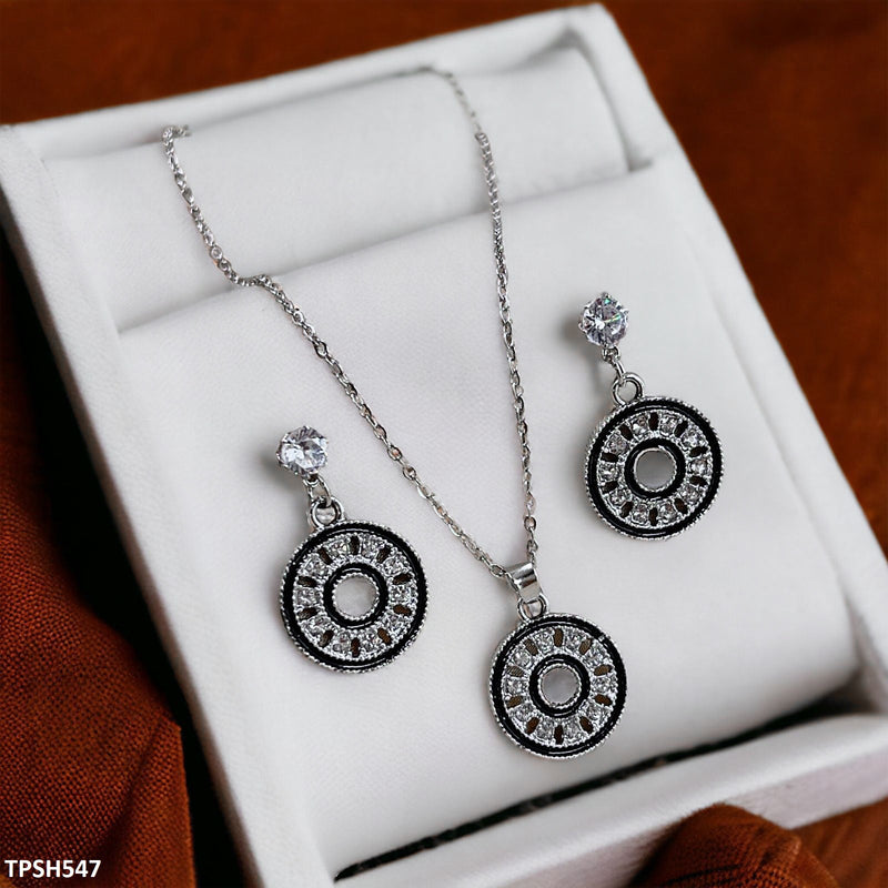 Gcq Round/Coin Pendant Set