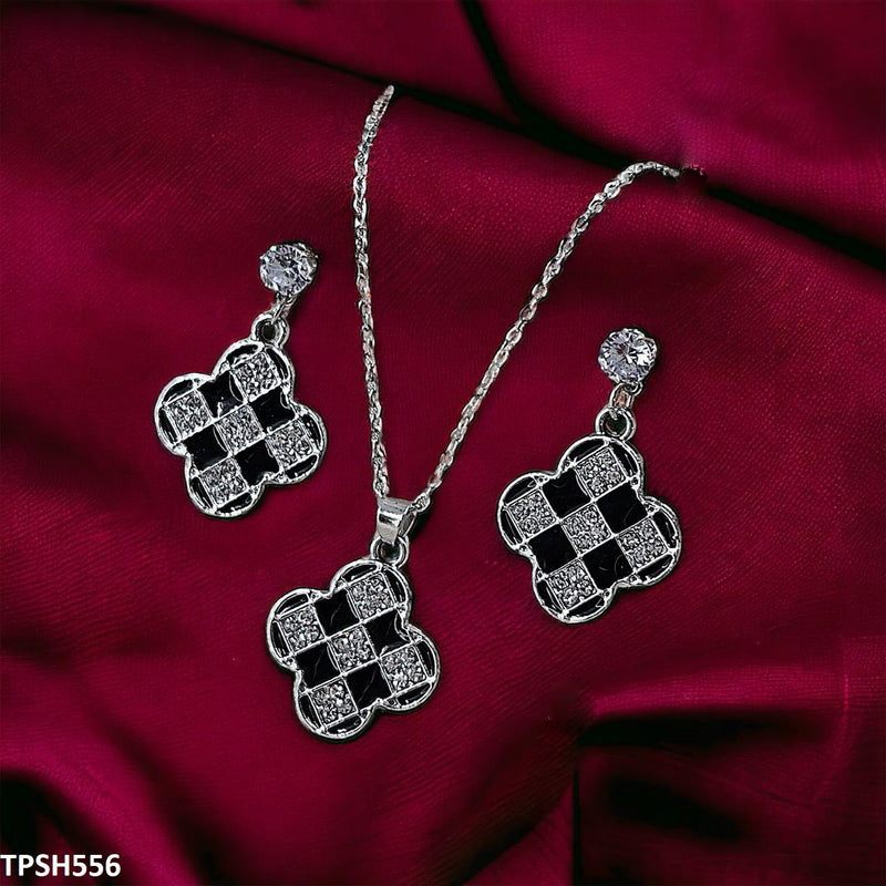 Gcq Chess Board Pendant Set