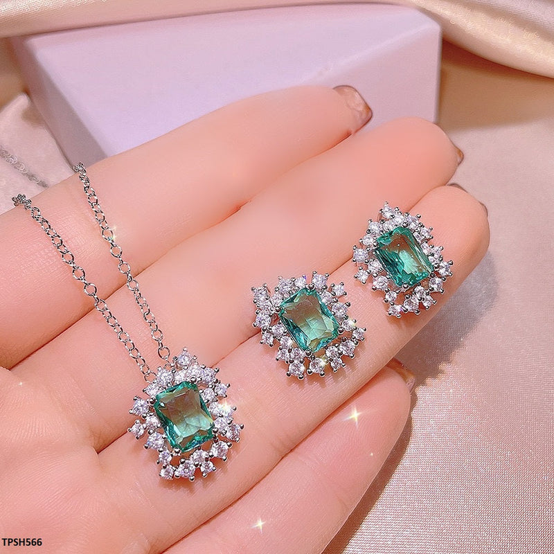 Flower Zircon Pendant Set