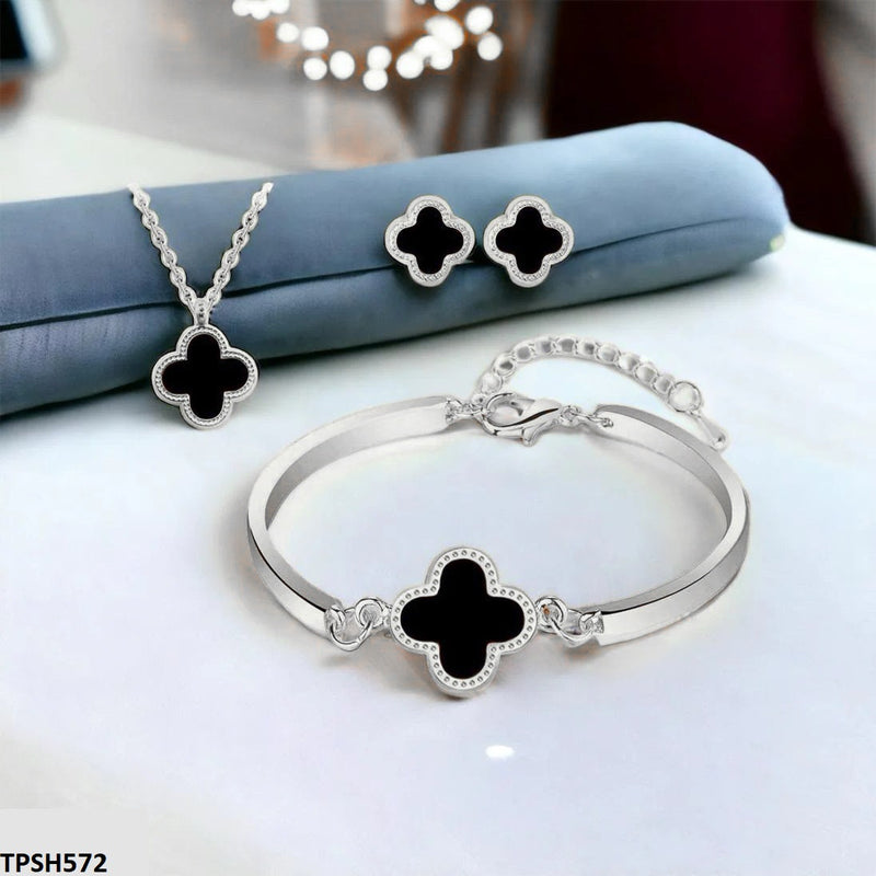 Zxs Painted Clover Pendant Set