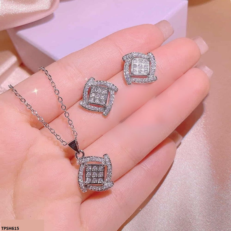 Cross/Check Pendant Set