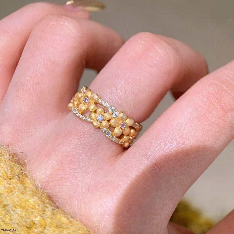 Multi Flower Zircon Ring