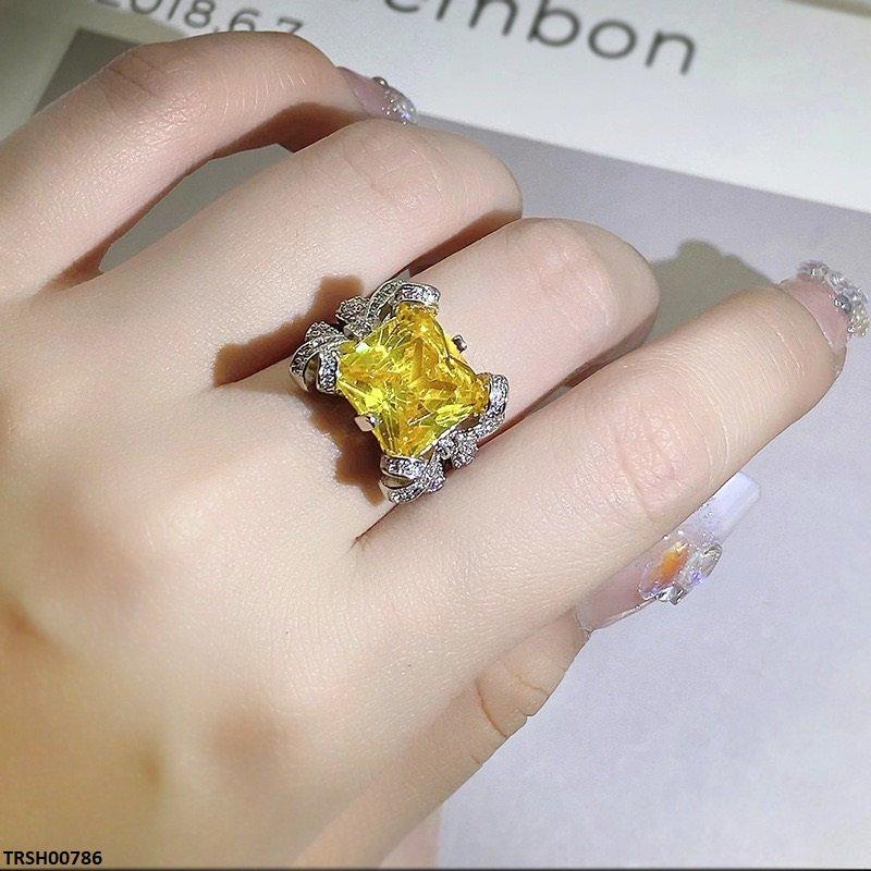 Imp Square Zircon Ring Adjustable