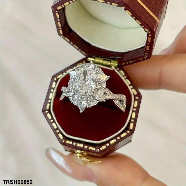 Flower Oval Ring
