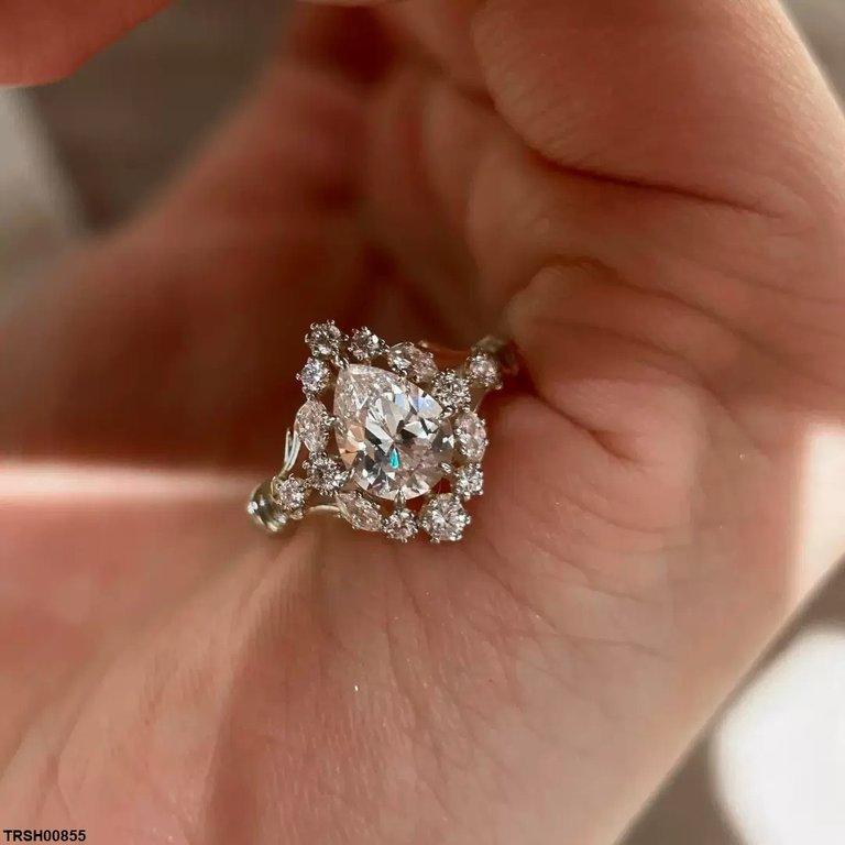 Tear Zircon Ring Adjustable