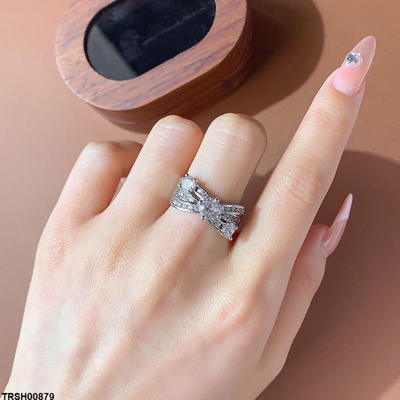 Crossover Stone Zircon Ring