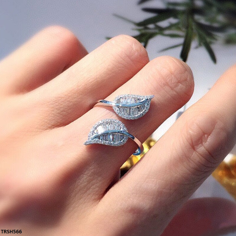 Double Leaf Ring Adjustable